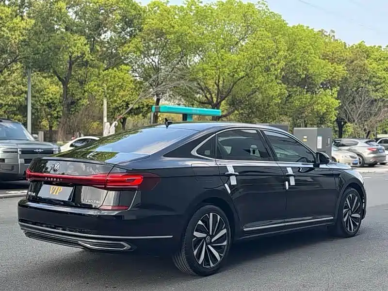 Volkswagen Passat — фото 8