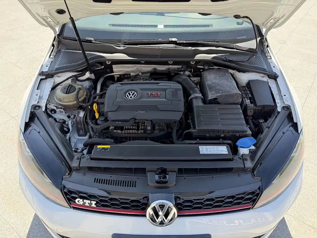 Volkswagen Golf GTI — фото 24