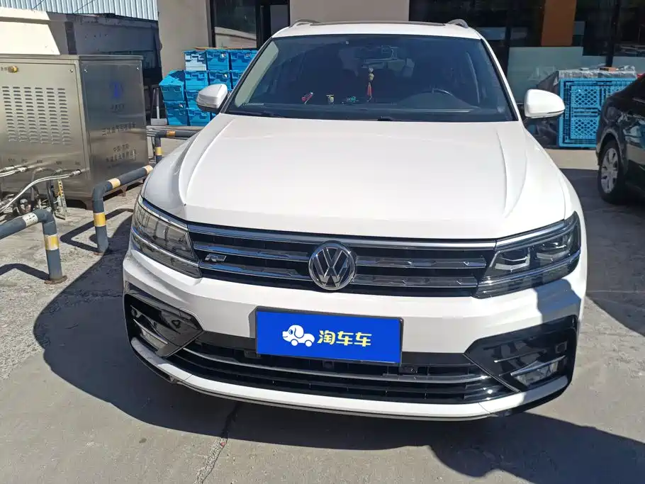 Volkswagen Tiguan L — фото 2