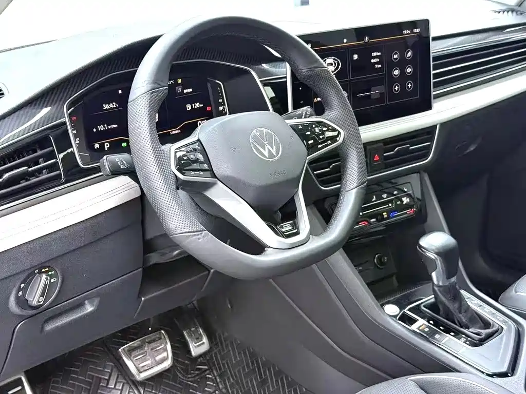 Volkswagen Tiguan L — фото 6