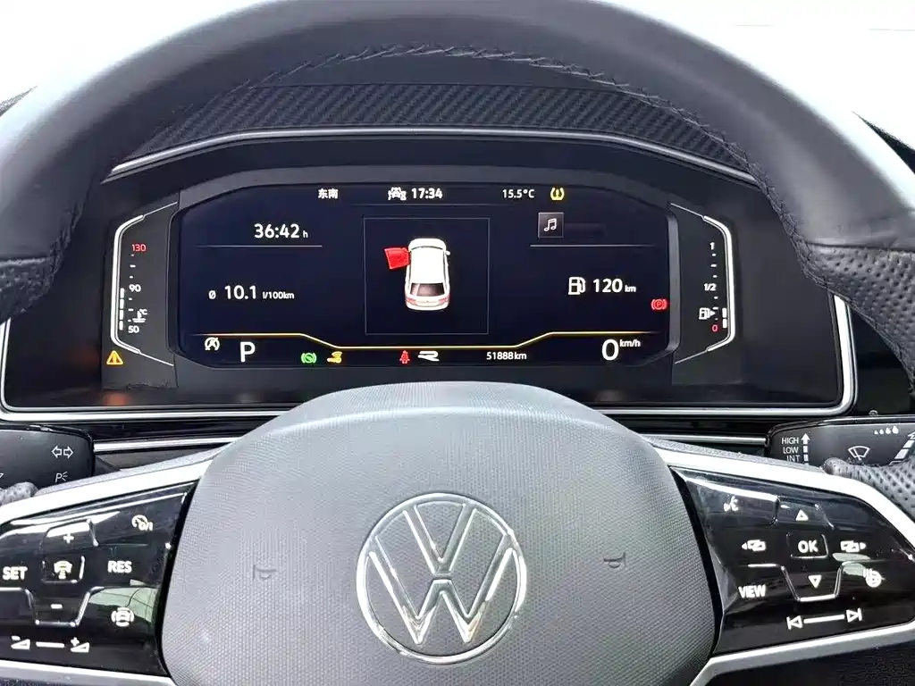 Volkswagen Tiguan L — фото 8