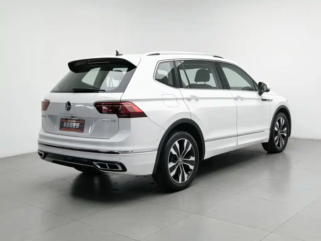 Volkswagen Tiguan L — фото 2