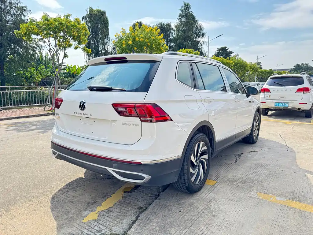 Volkswagen Tiguan L — фото 6