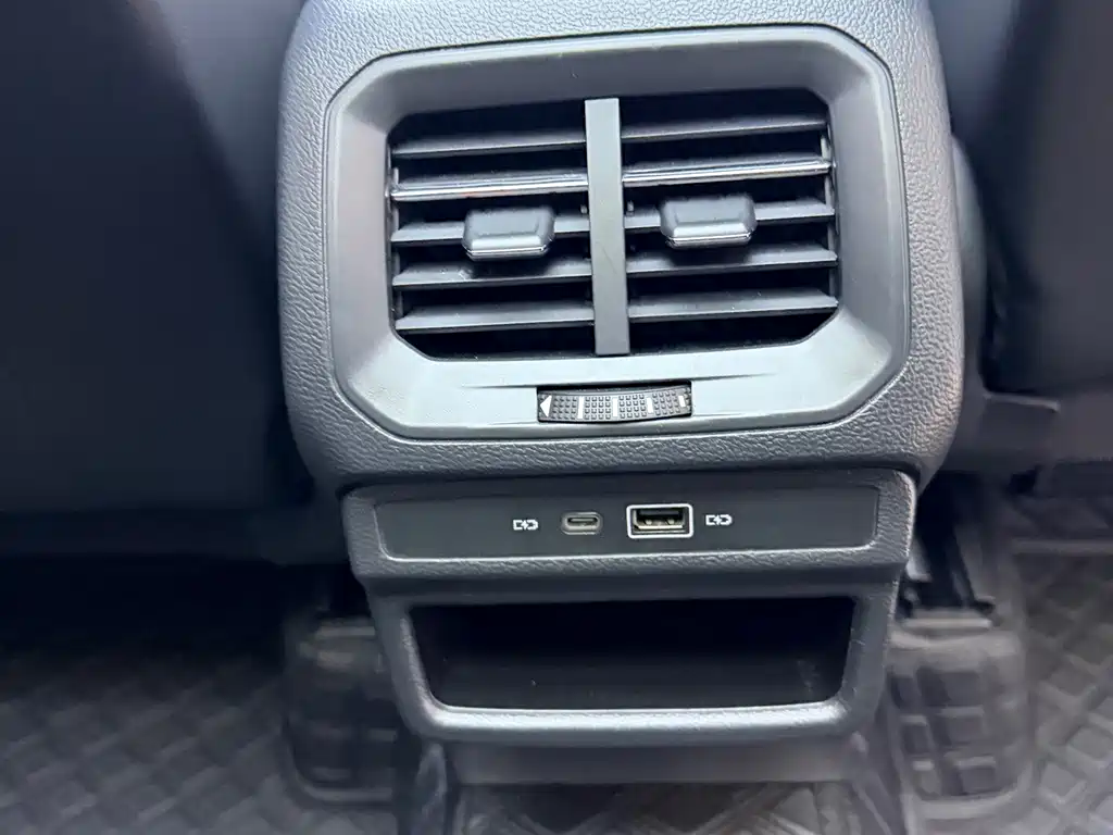 Volkswagen Tharu — фото 13