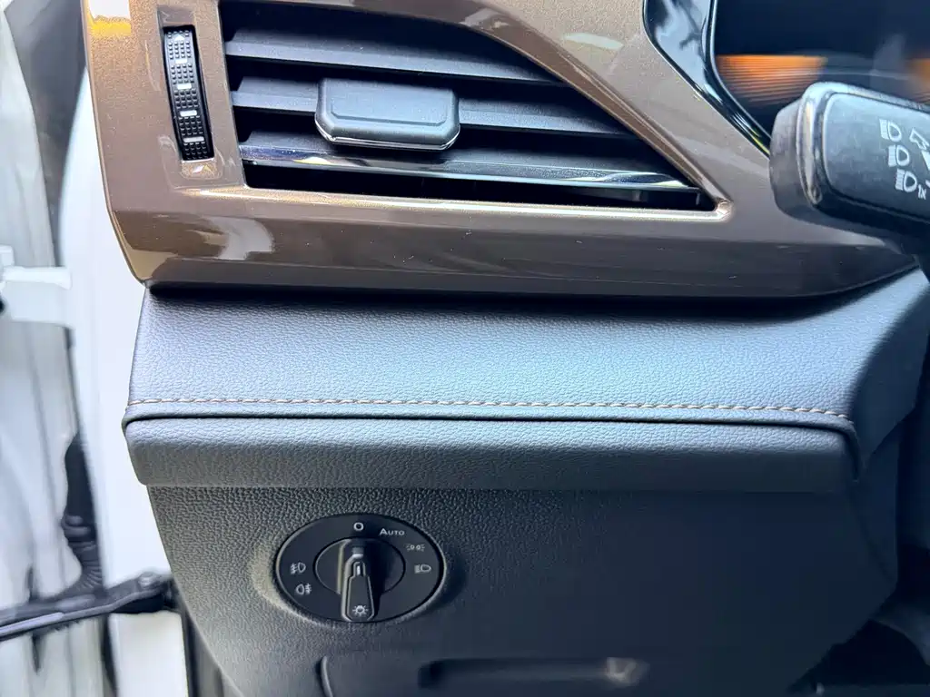 Volkswagen Tharu — фото 14