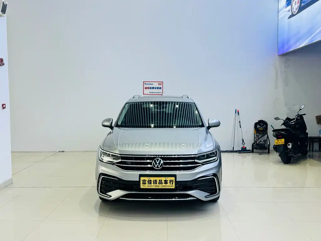 Volkswagen Tiguan L — фото 2