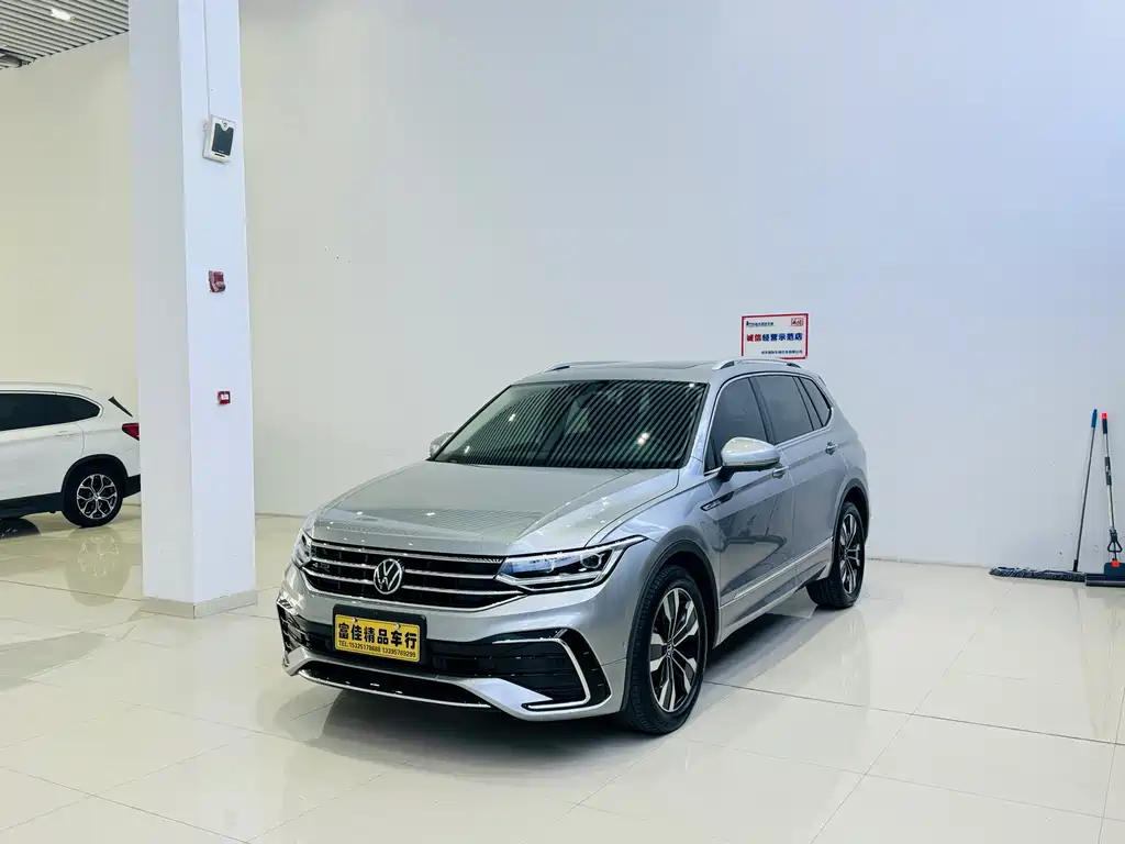 Volkswagen Tiguan L — фото 3