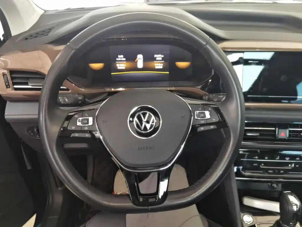 Volkswagen Tharu — фото 11