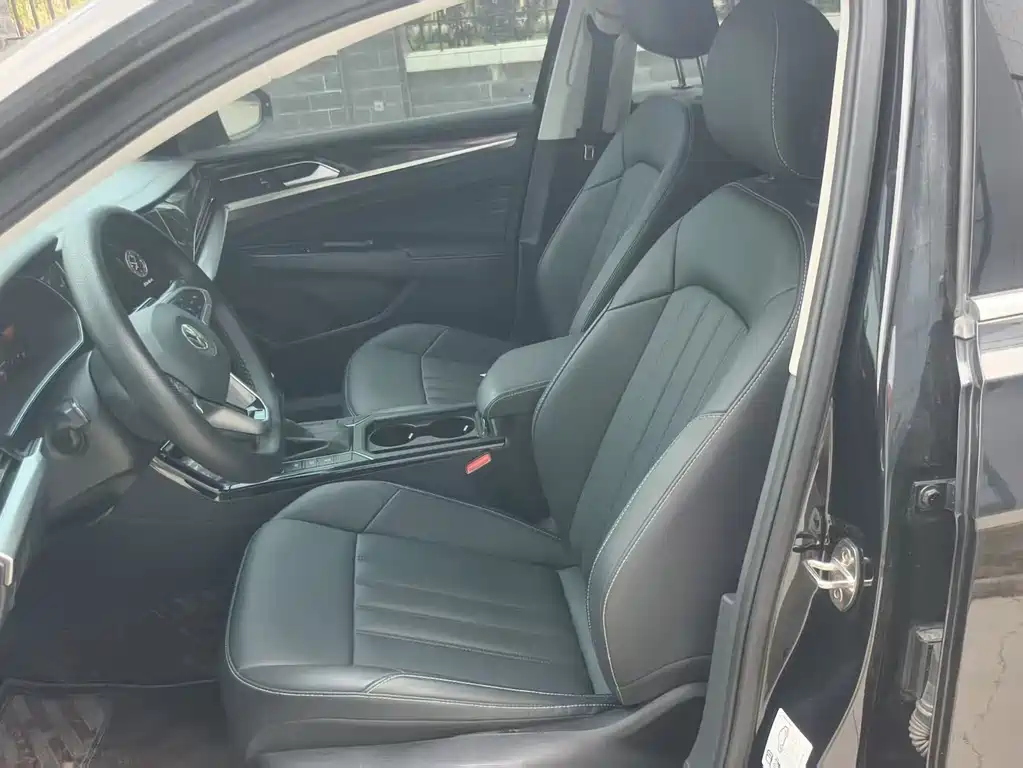 Volkswagen Passat — фото 7