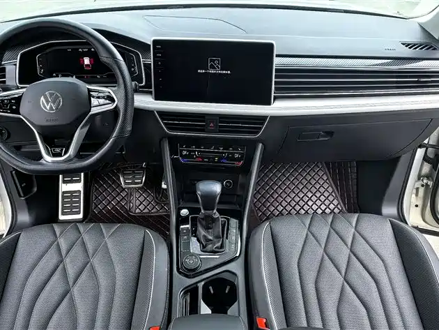 Volkswagen Tiguan L — фото 20