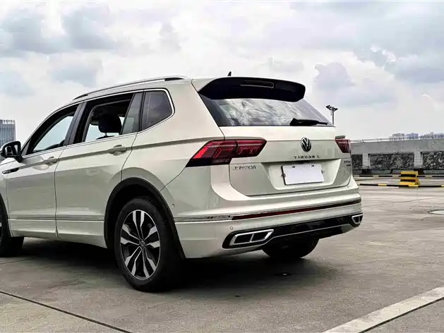 Volkswagen Tiguan L — фото 4