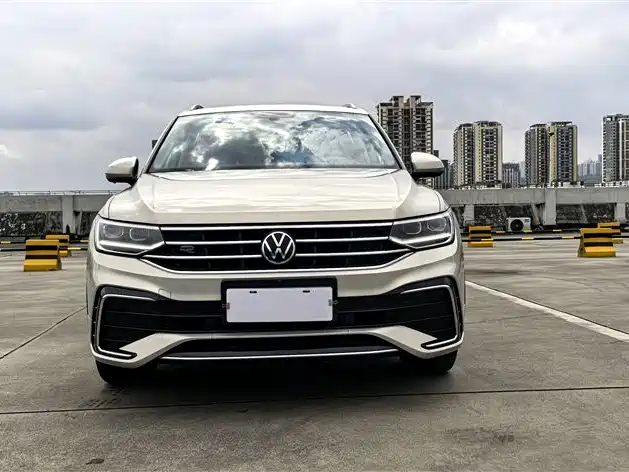 Volkswagen Tiguan L — фото 5
