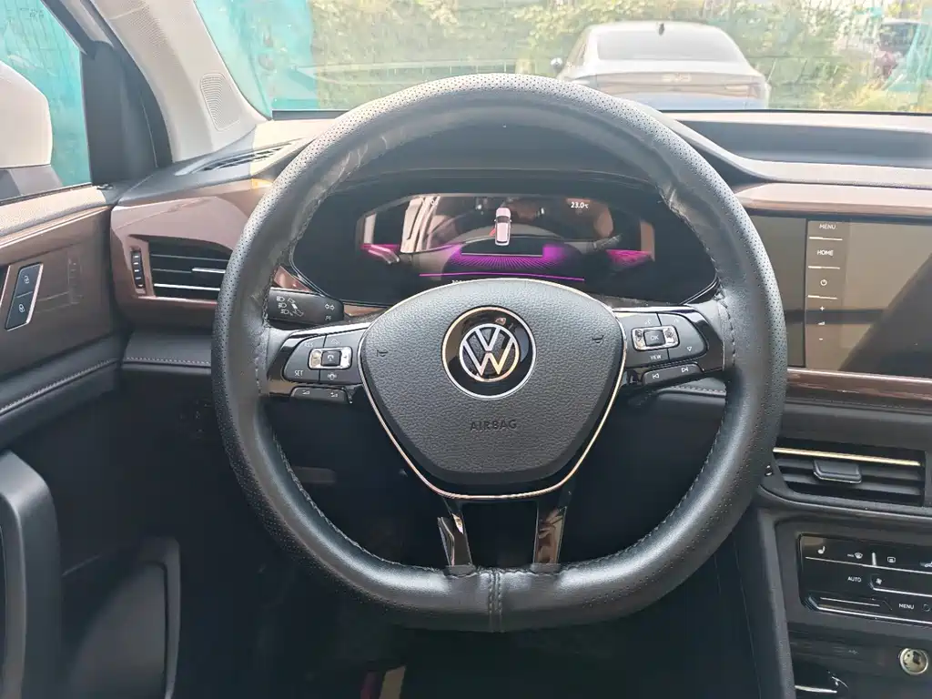 Volkswagen Tharu — фото 4