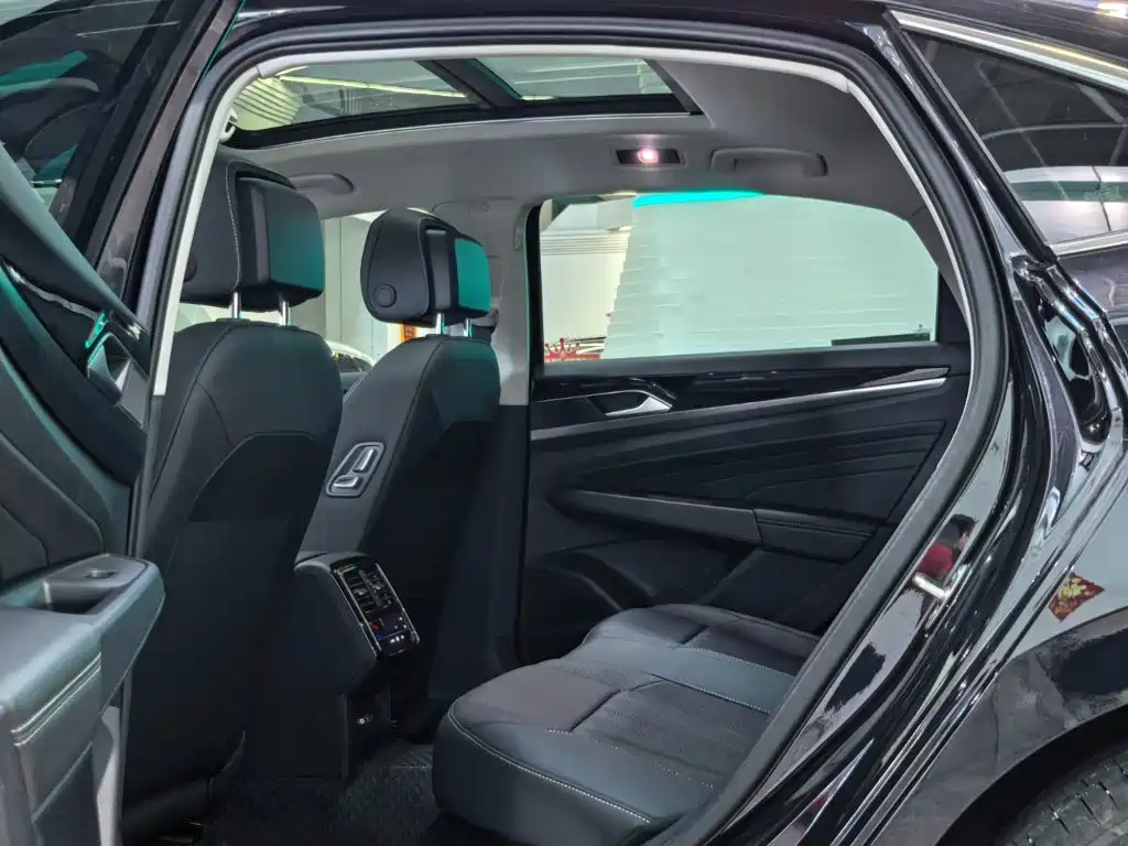 Volkswagen Passat — фото 7