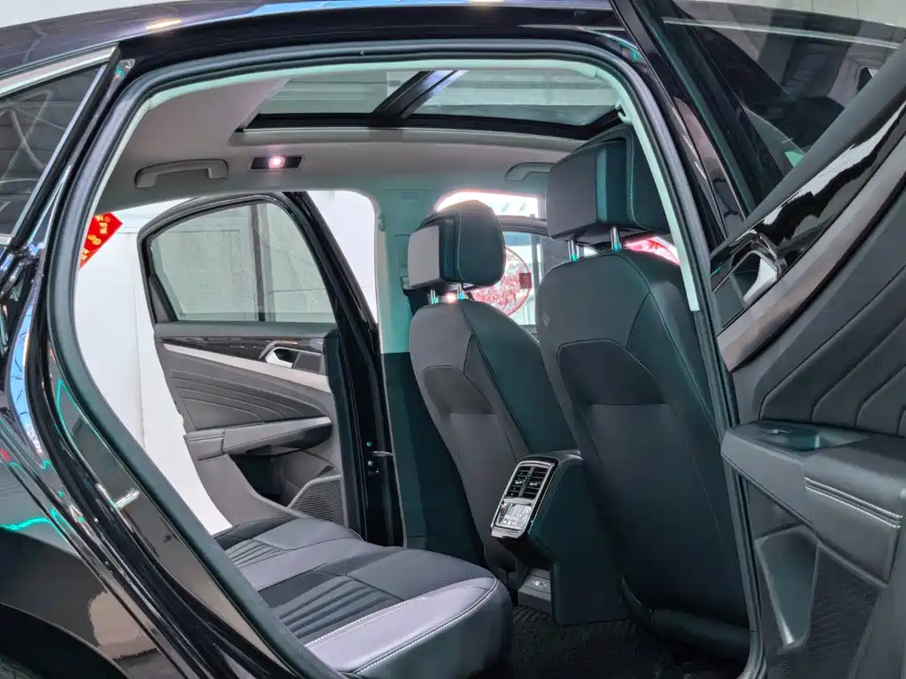 Volkswagen Passat — фото 8