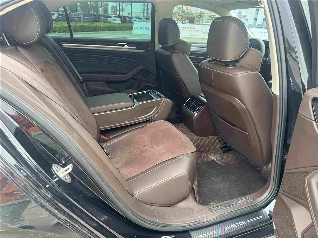 Volkswagen Phideon — фото 19