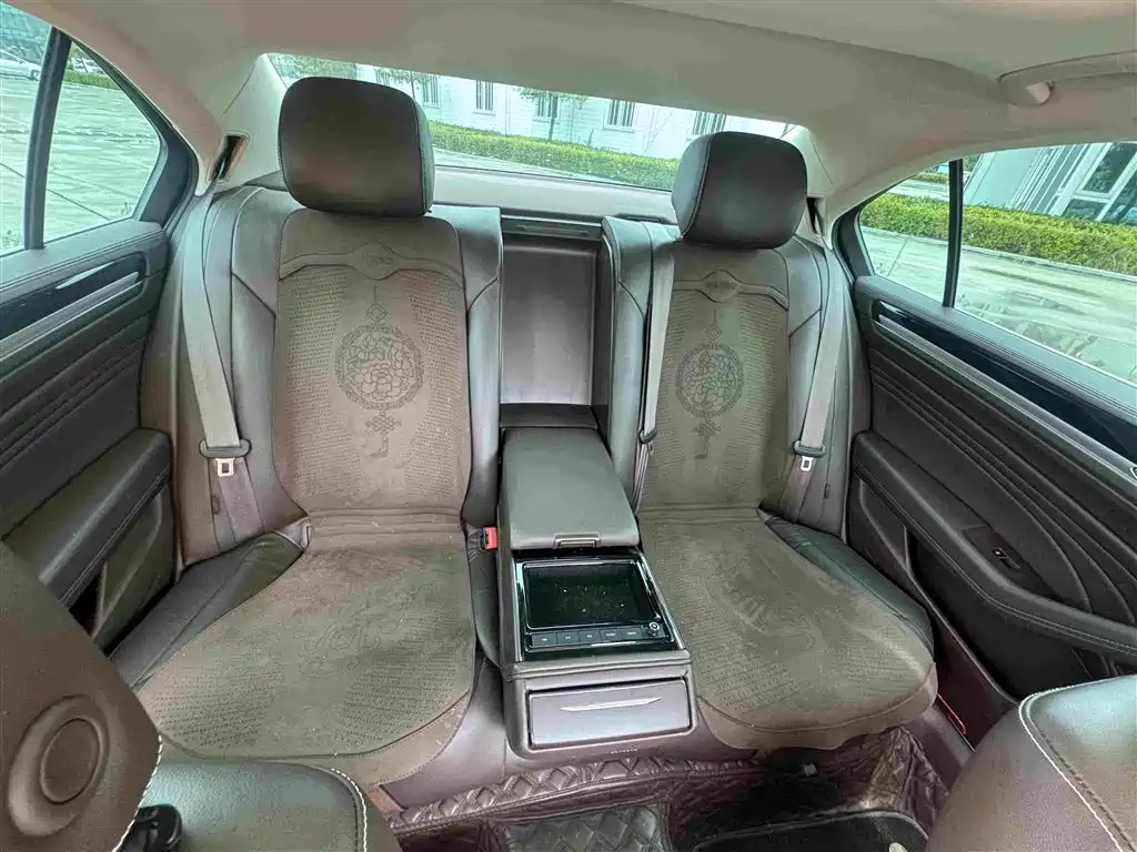 Volkswagen Phideon — фото 21