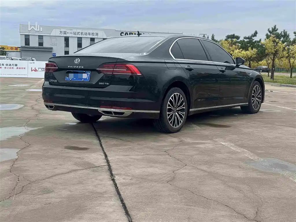Volkswagen Phideon — фото 7