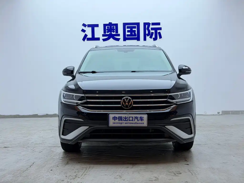 Volkswagen Tiguan L — фото 2