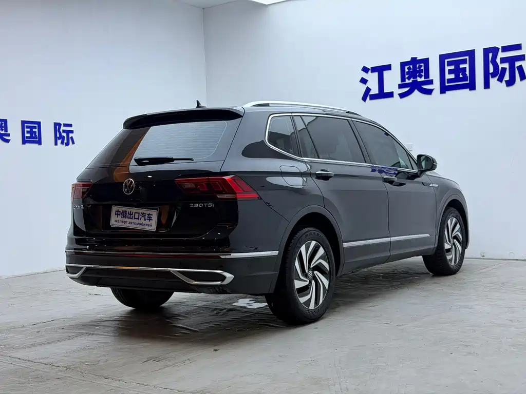 Volkswagen Tiguan L — фото 18