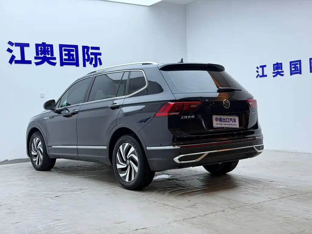 Volkswagen Tiguan L — фото 21