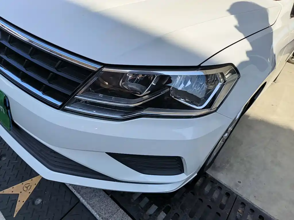 Volkswagen Jetta — фото 24