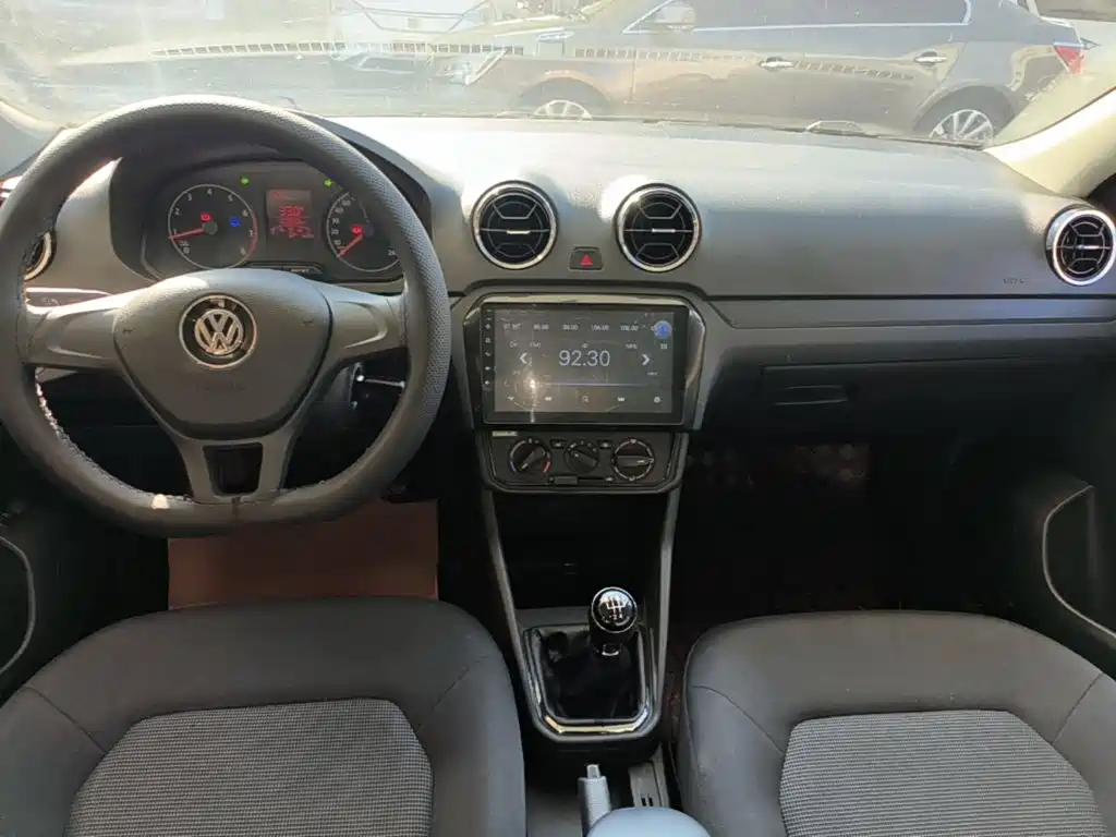 Volkswagen Jetta — фото 10