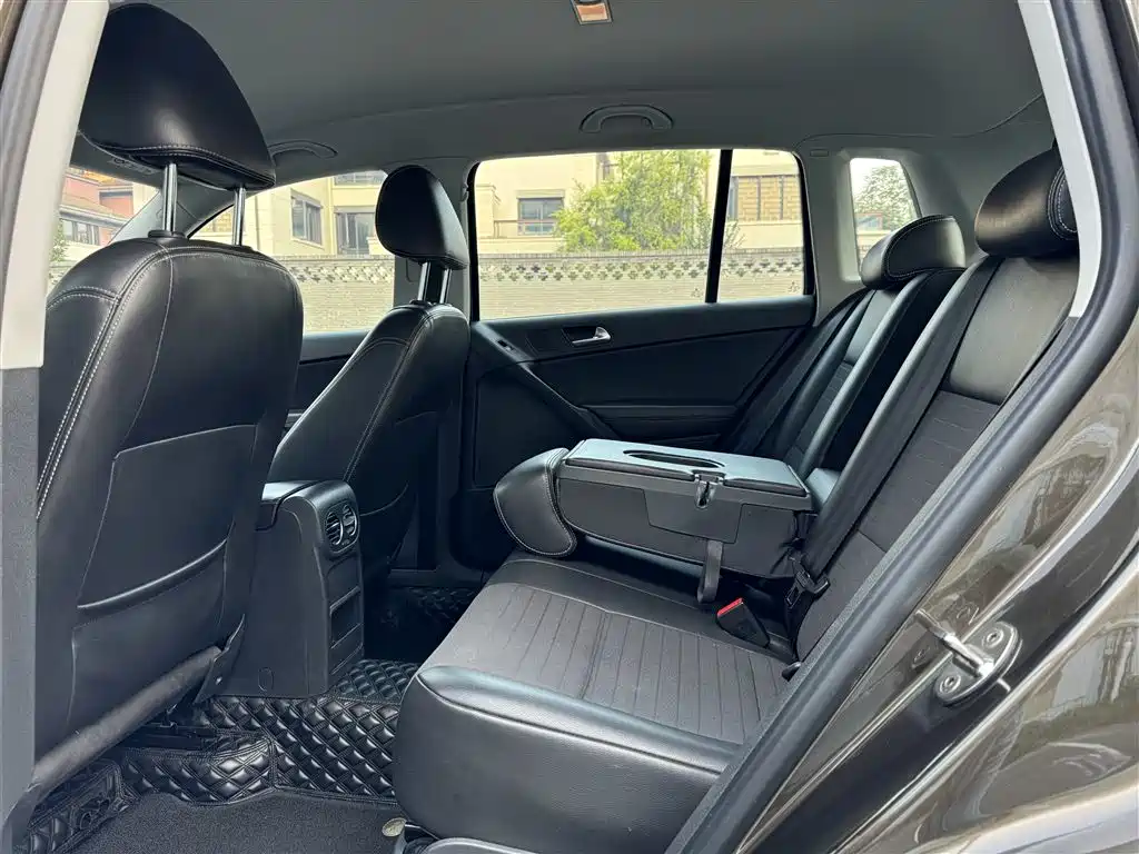 Volkswagen Tiguan — фото 5