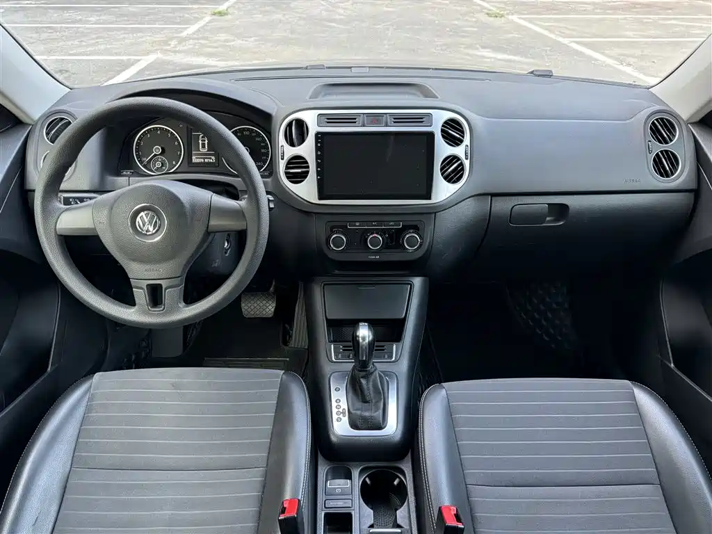 Volkswagen Tiguan — фото 8