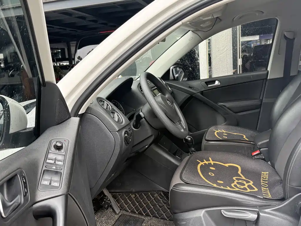 Volkswagen Tiguan — фото 6