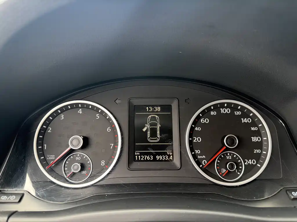 Volkswagen Tiguan — фото 10