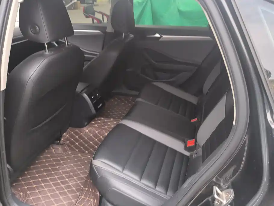 Volkswagen Sagitar — фото 11