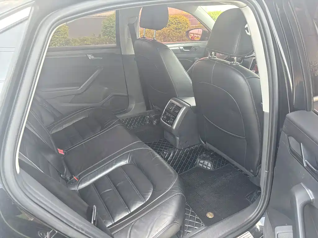 Volkswagen Passat — фото 11