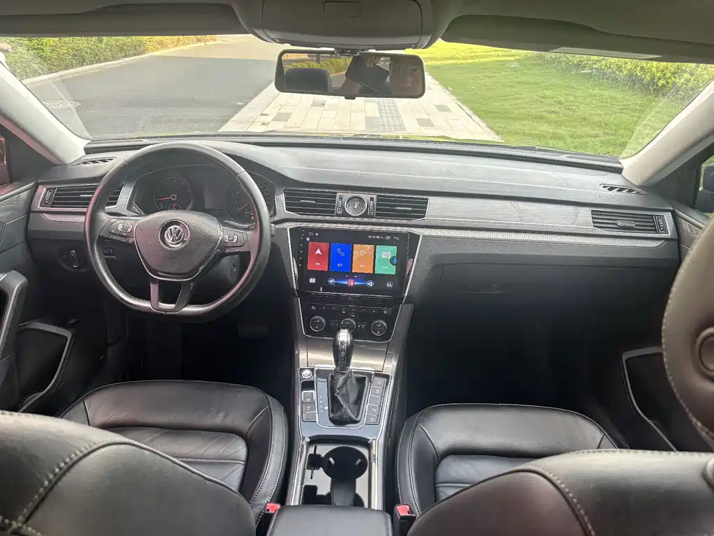 Volkswagen Passat — фото 14