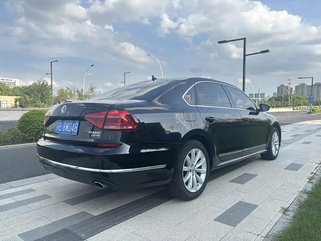 Volkswagen Passat — фото 5
