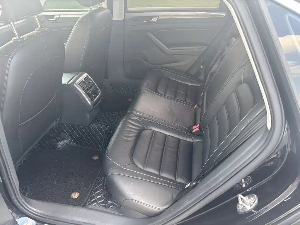 Volkswagen Passat — фото 9