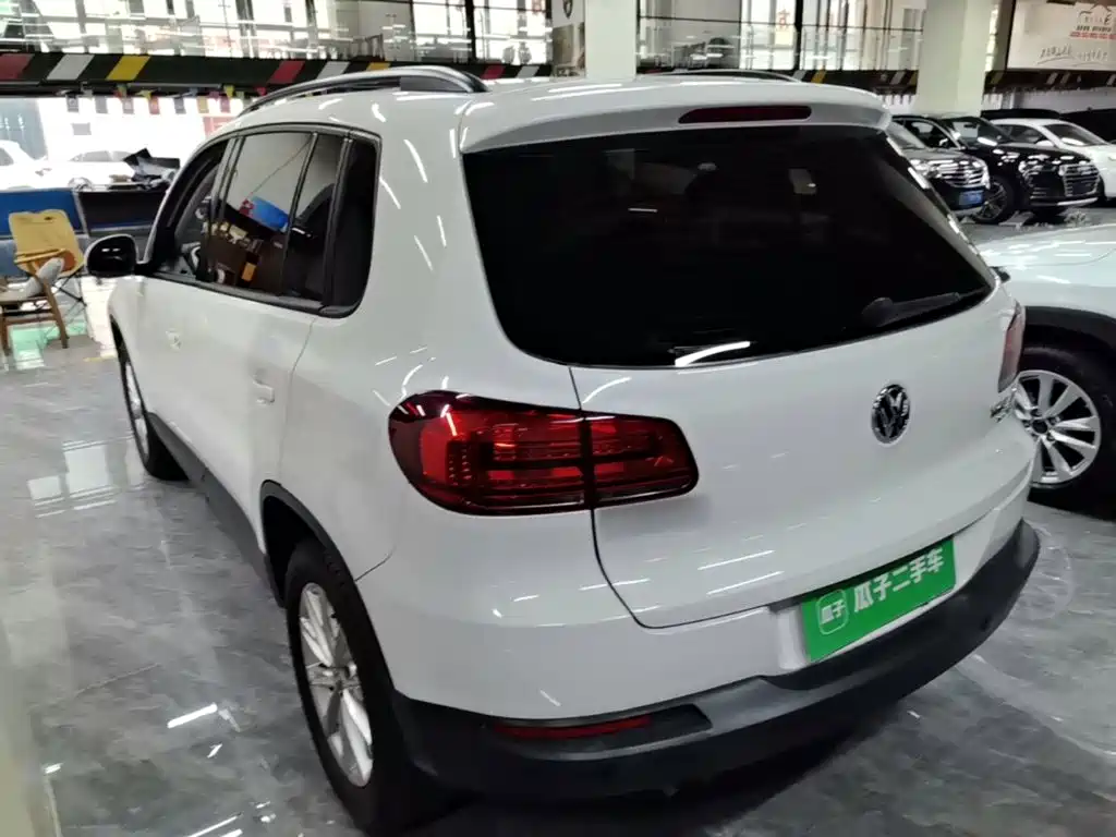 Volkswagen Tiguan — фото 5