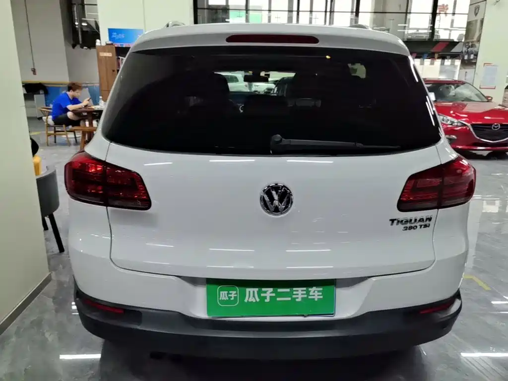 Volkswagen Tiguan — фото 6