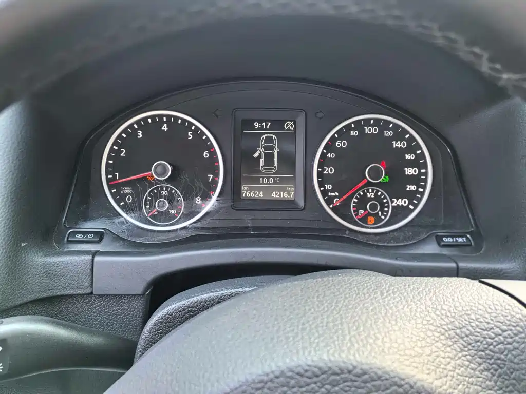 Volkswagen Tiguan — фото 16