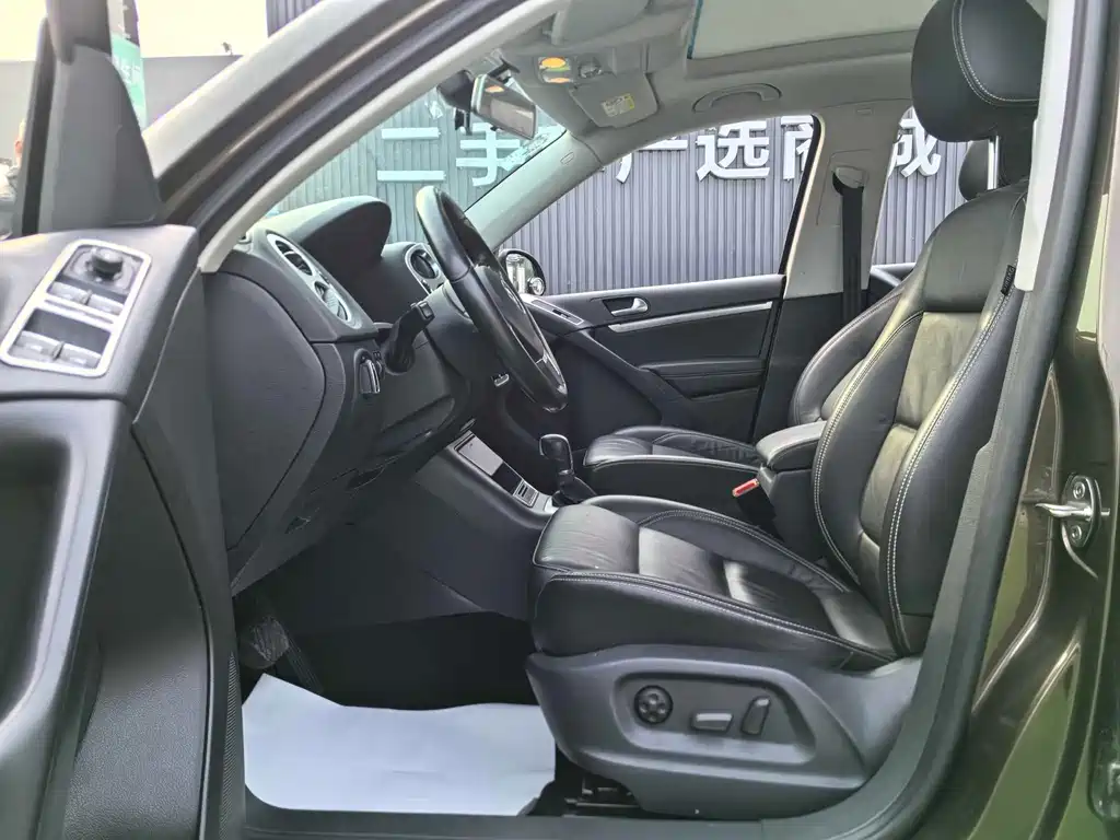Volkswagen Tiguan — фото 4