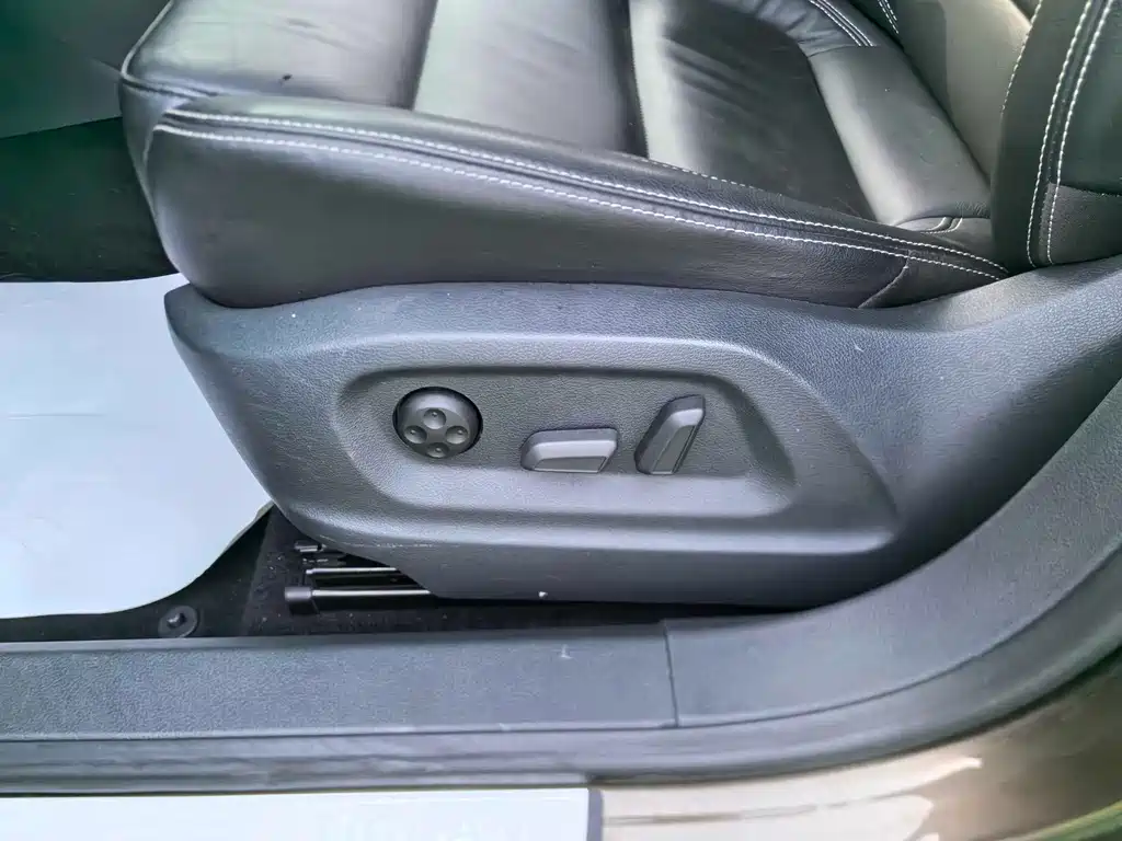 Volkswagen Tiguan — фото 5