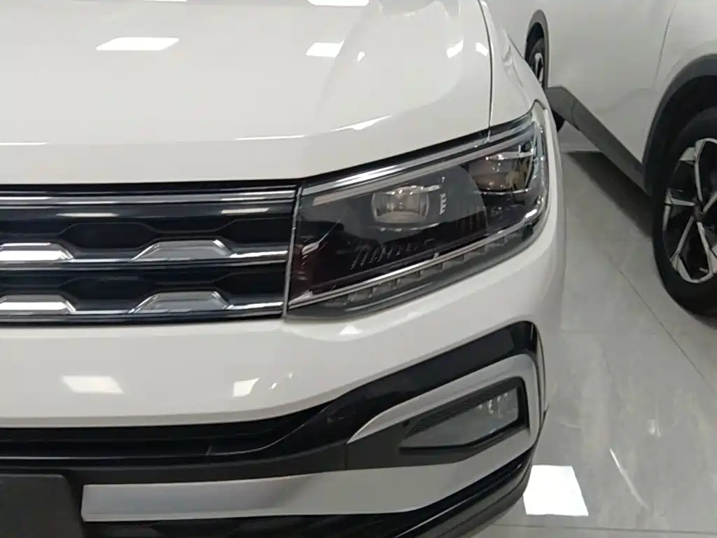 Volkswagen T-Cross — фото 24