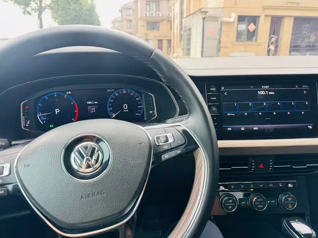 Volkswagen Passat — фото 11