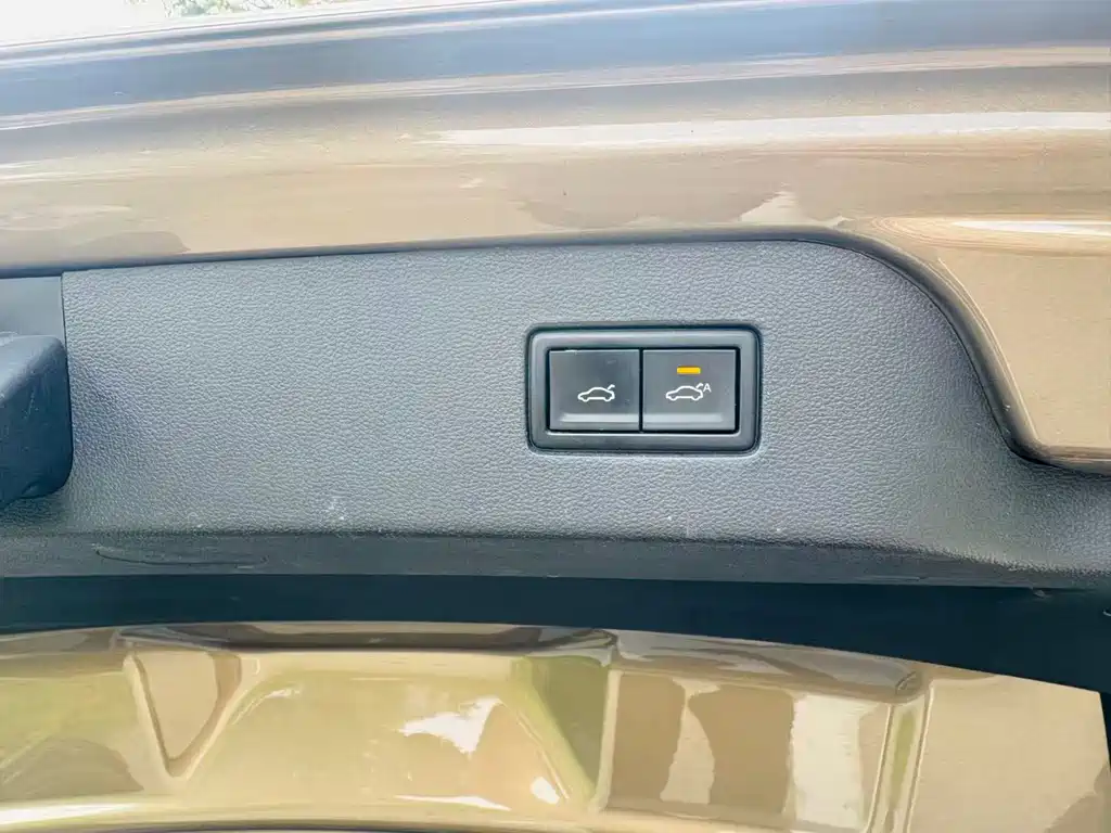 Volkswagen Passat — фото 17