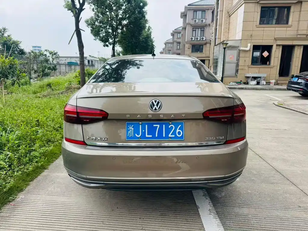 Volkswagen Passat — фото 5