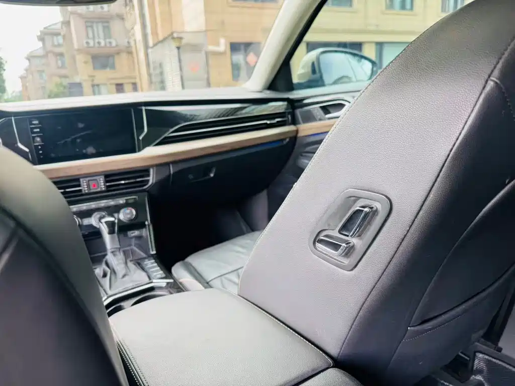 Volkswagen Passat — фото 8
