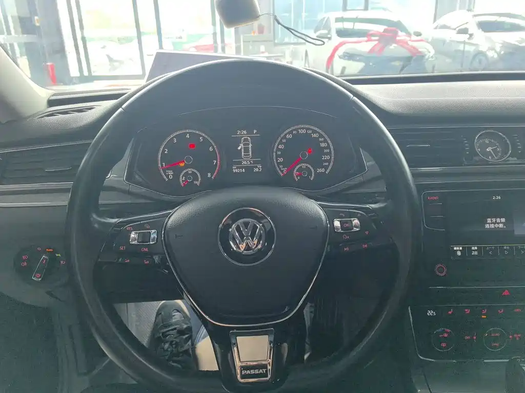 Volkswagen Passat — фото 4