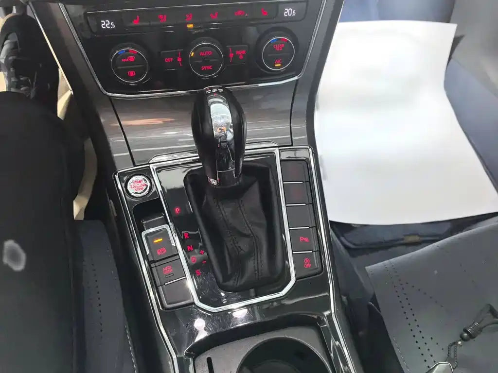 Volkswagen Passat — фото 10