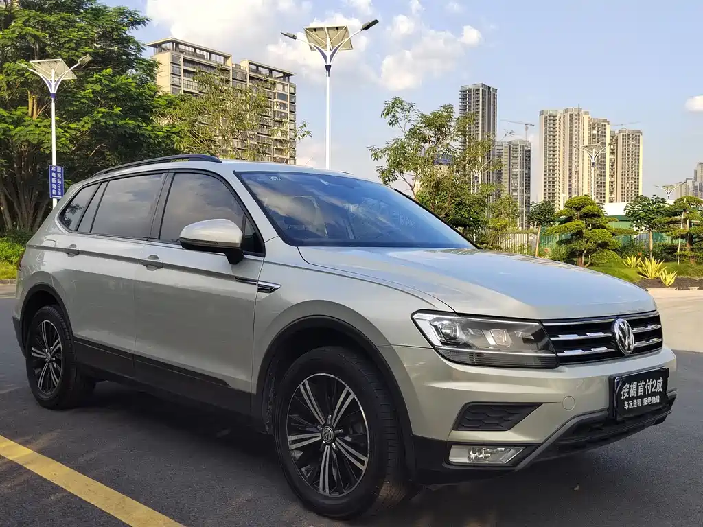 Volkswagen Tiguan L — фото 2