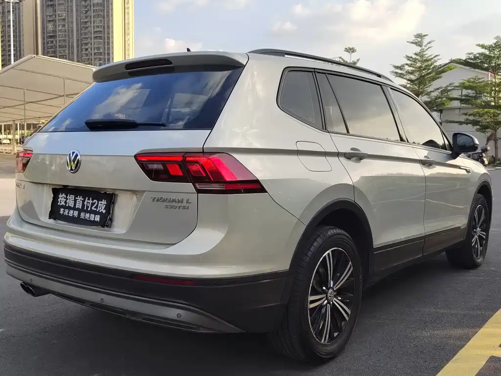 Volkswagen Tiguan L — фото 4